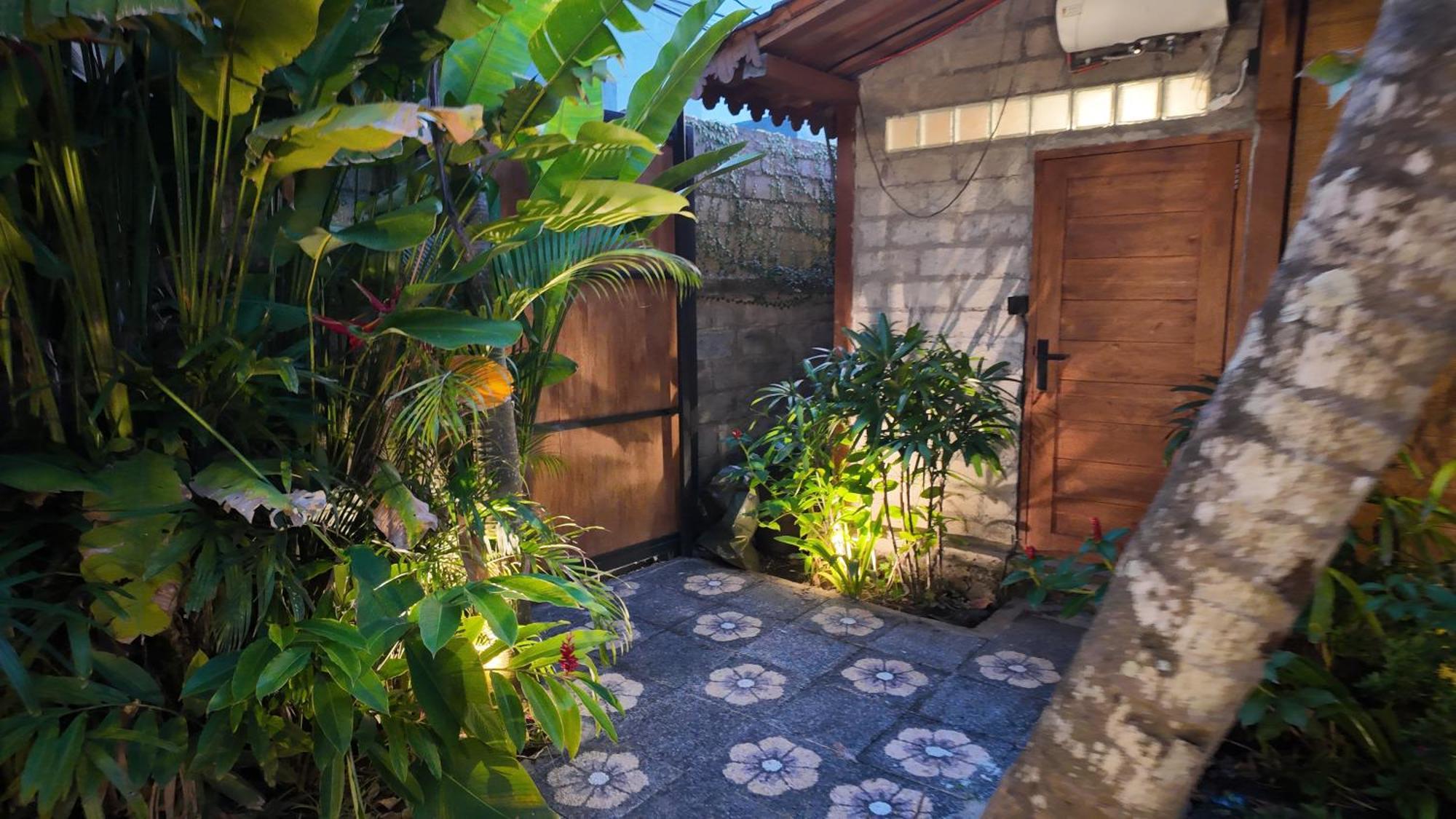 Private Joglo In Heart Of Sanur Villa Exteriör bild
